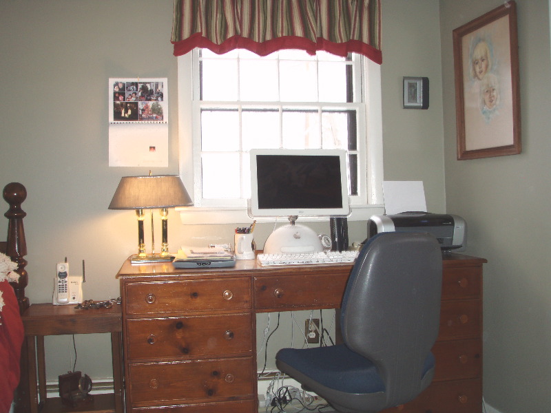 Master Bed Room Desk