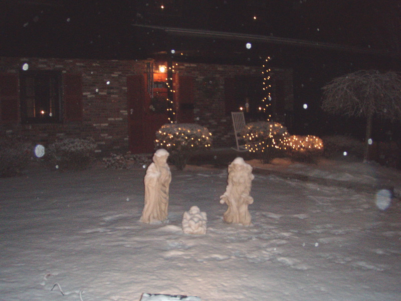 22 Dec Christmas Snow